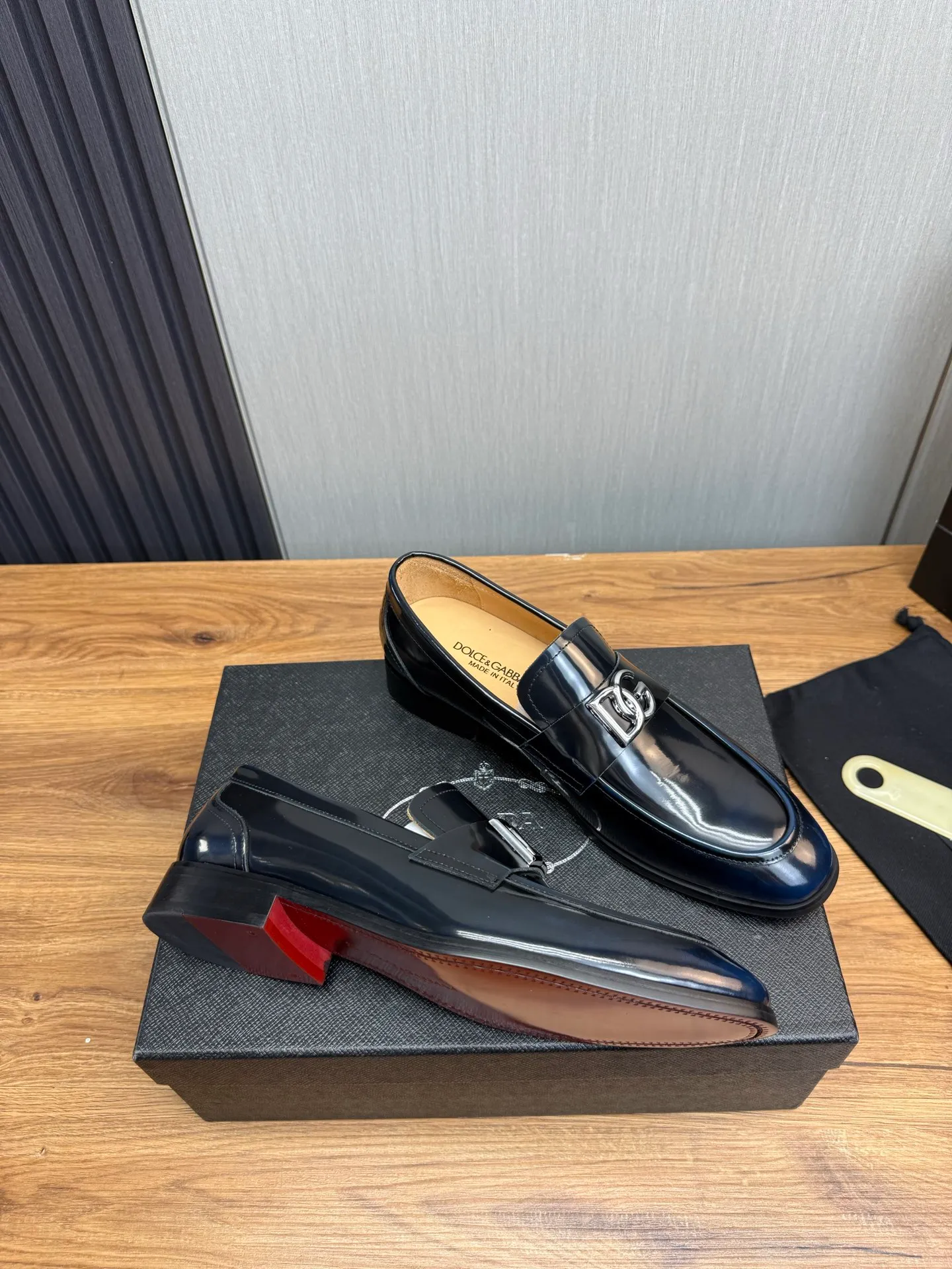 Factory price 520💰 Dolce&G .DG men's loafers👞 Classic and fashionable style, embellished with personalized DG logo. Imported cowhide, open-edge beaded cowhide, cowhide lining, original non-slip and wear-resistant outsole Size: 39-44 (customized at 38.45)